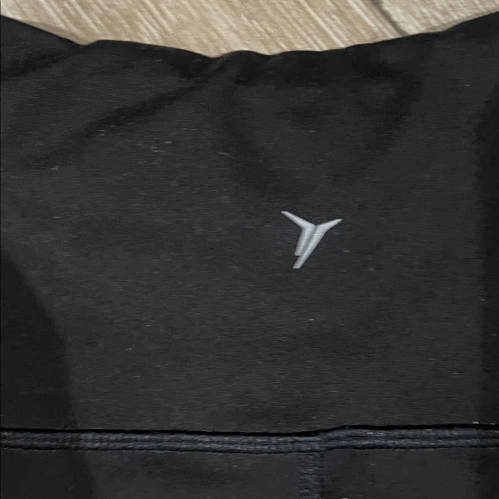 Old Navy Active Women's Classic Black Bike Shorts (1) - Picture 4 of 4